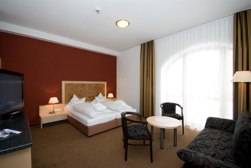 Hotel Amadeus Micheluzzi Серфаус Экстерьер фото
