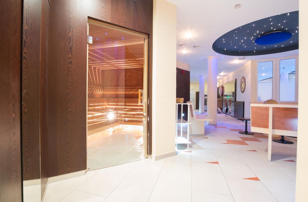 Hotel Amadeus Micheluzzi Серфаус Экстерьер фото