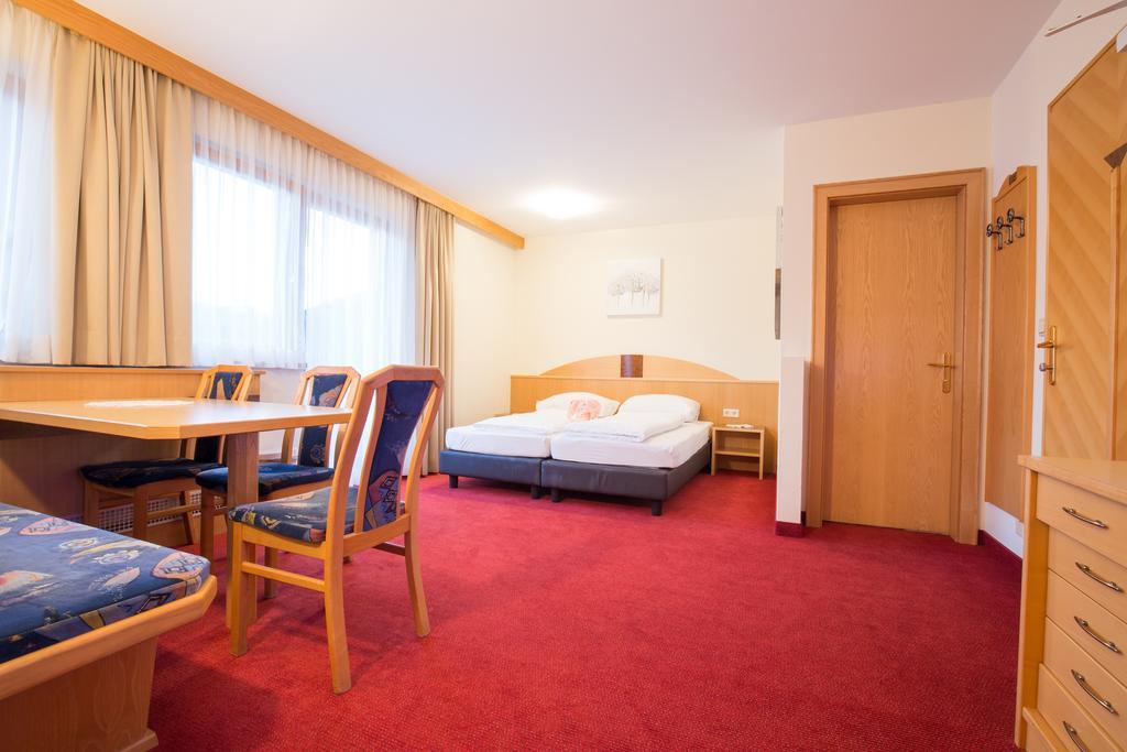 Hotel Amadeus Micheluzzi Серфаус Экстерьер фото