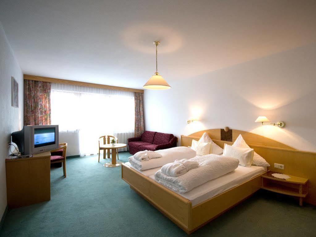 Hotel Amadeus Micheluzzi Серфаус Экстерьер фото